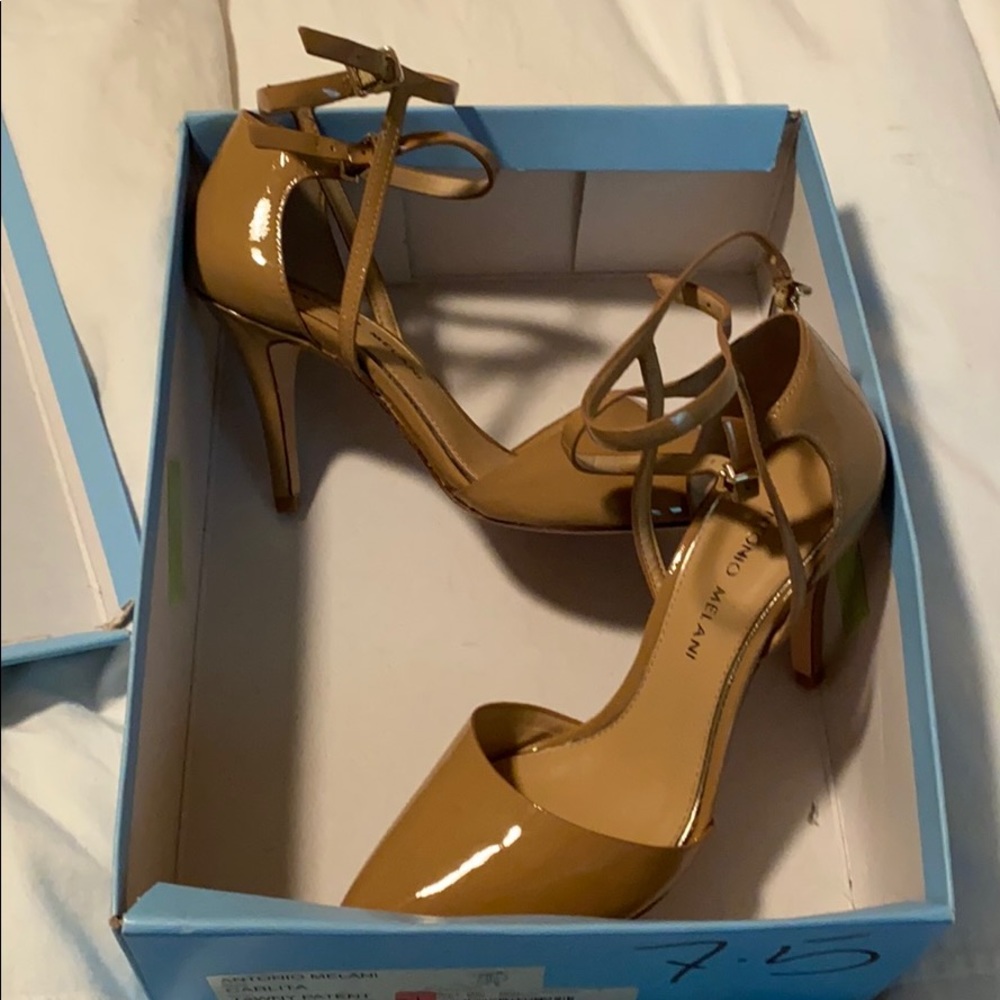 Antonio Melani nude heels